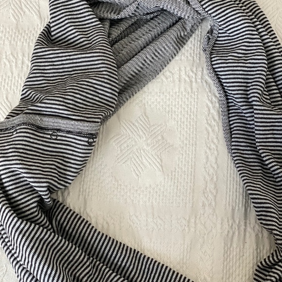 Lululemon Vinyasa Scarf (Circle or Regular scarf) - Picture 4 of 4